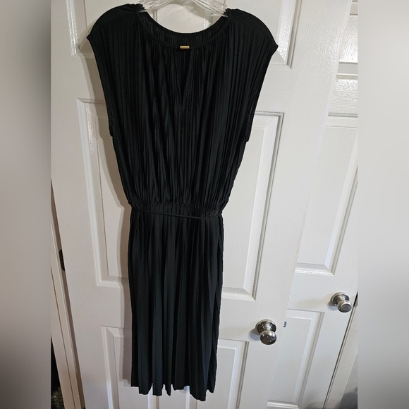 H&M Black Pleated Midi Dress Size M Sleeveless Belted Waist Elegant Party Y2K - Picture 3 of 7